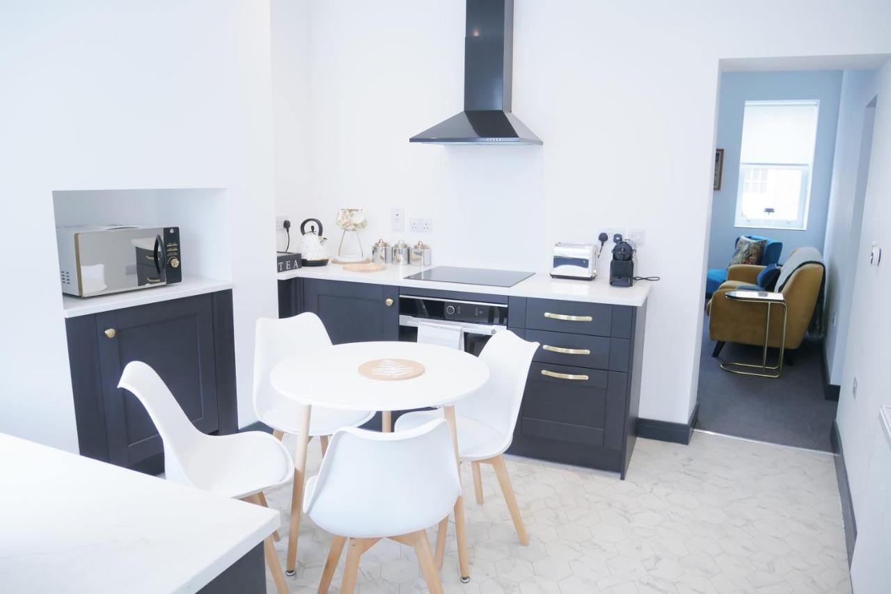 One Bedroom Luxury Ground Floor Apartment With Parking In Heart Holt Holt  Extérieur photo