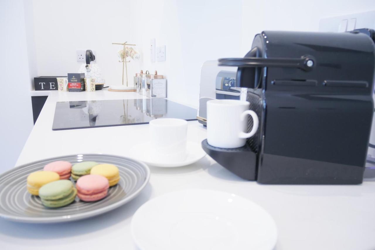 One Bedroom Luxury Ground Floor Apartment With Parking In Heart Holt Holt  Extérieur photo